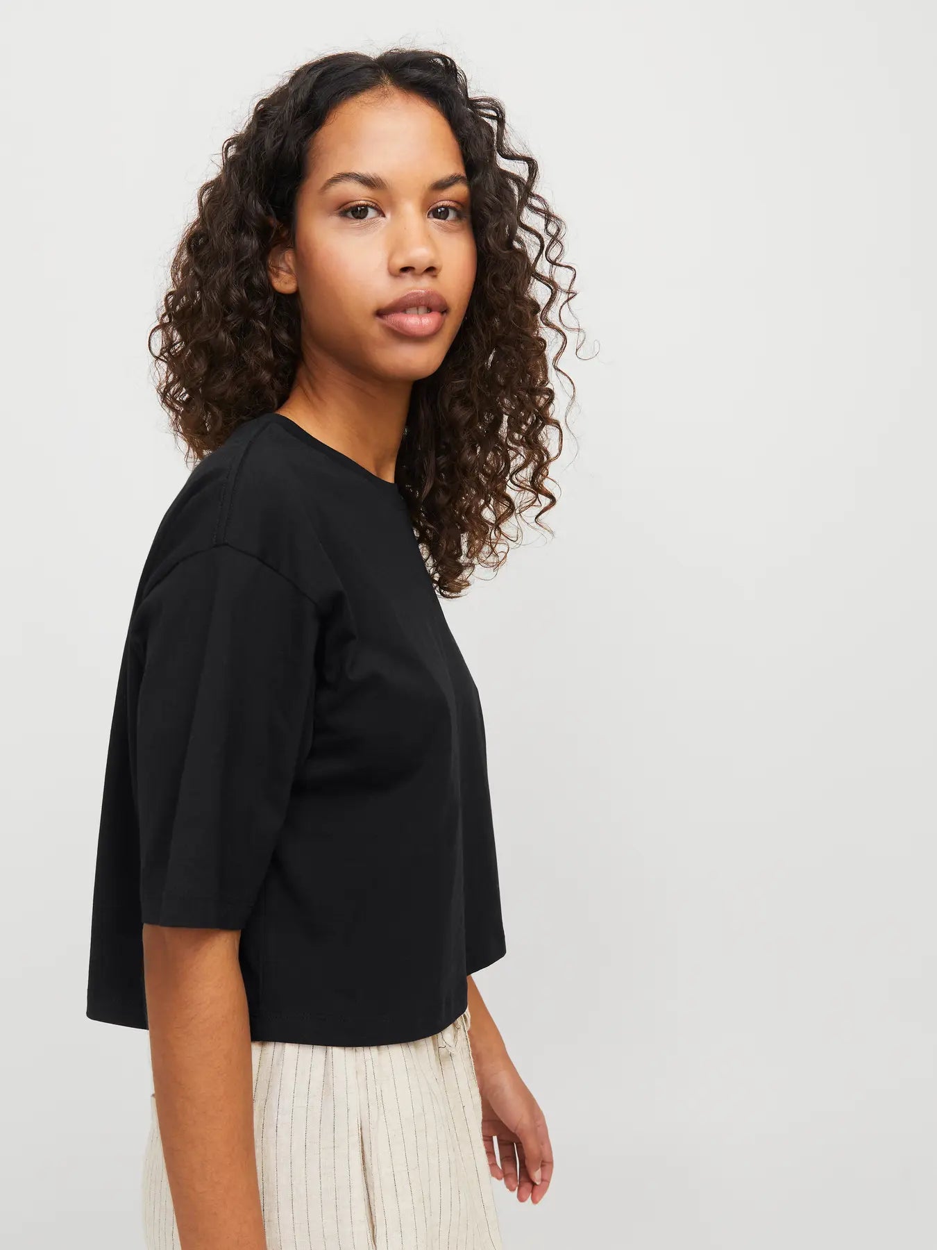 JXANDREA LOOSE SS CROPPED TEE JRS NOOS, useita värejä!