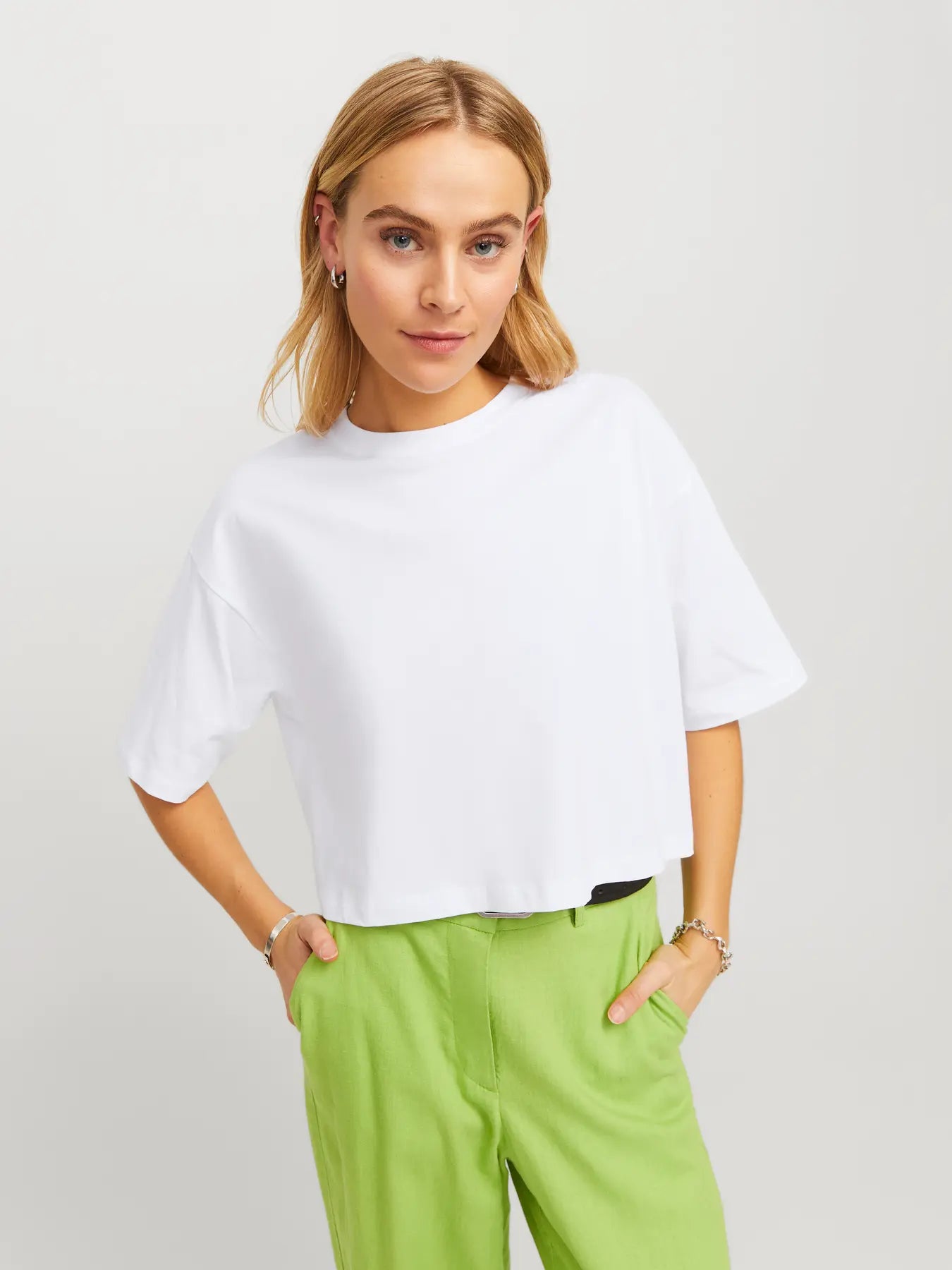 JXANDREA LOOSE SS CROPPED TEE JRS NOOS, useita värejä!